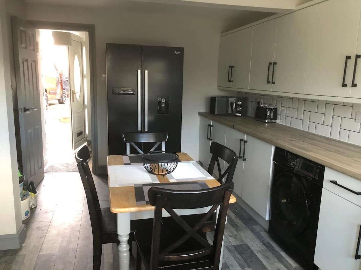 Rowan Place 5 Bedroom Off Street Parking Accommodation Дарем Экстерьер фото